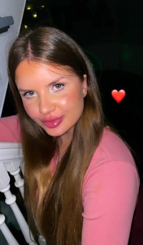 blonde milf onlyfans sexy images