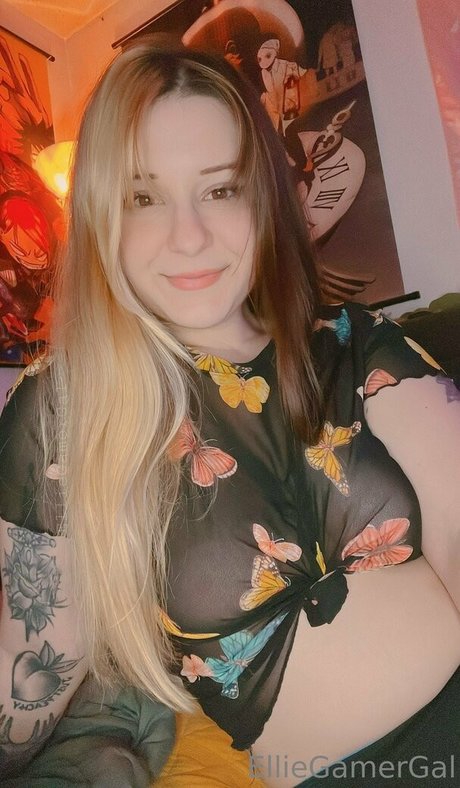 chubby mom onlyfans nude image