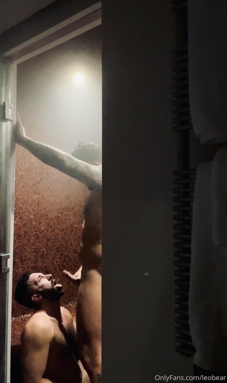 leobear nice model photos