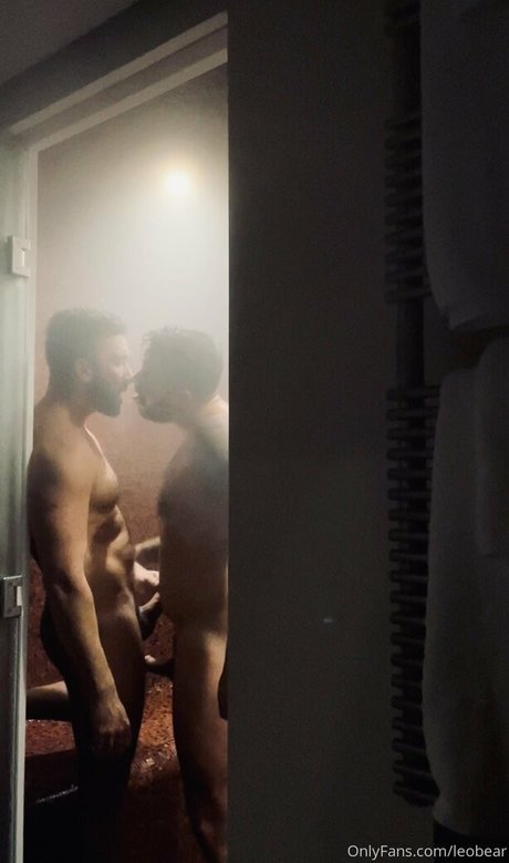 leobear high quality pornstar picture