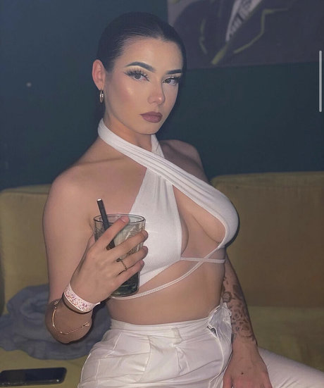 feet slave onlyfans exclusive pics