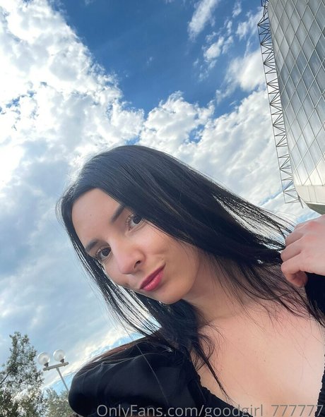 angelina crystal model hot photo