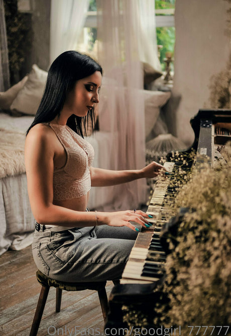 angelina crystal erotic star pic