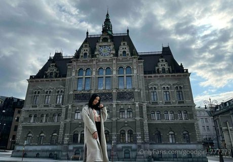 angelina crystal nudes actress pic