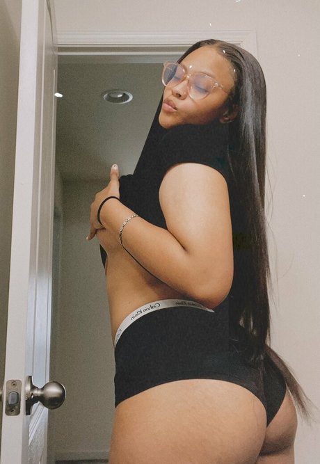 whoissapphic model sexy pic