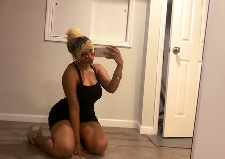 whoissapphic perfect pornstar pics