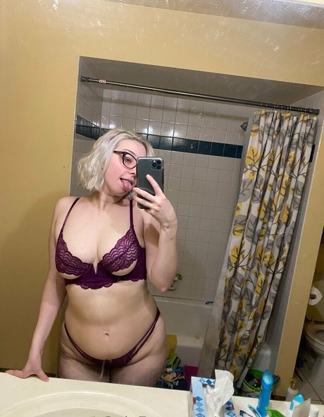 sabrinaslaays model porn picture