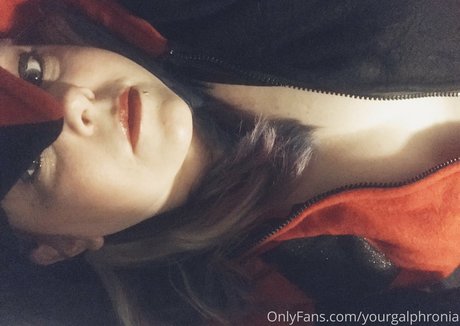 yourgalphronia perfect model pics