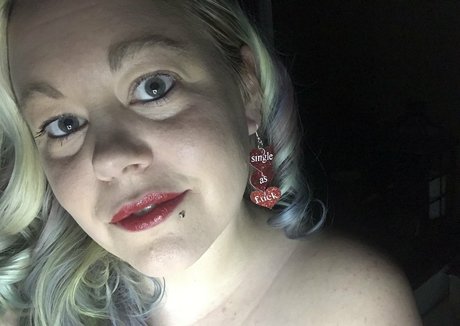 yourgalphronia nudes model pic