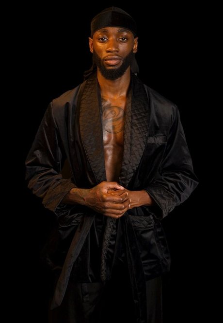 realkingnasir nude model galleries