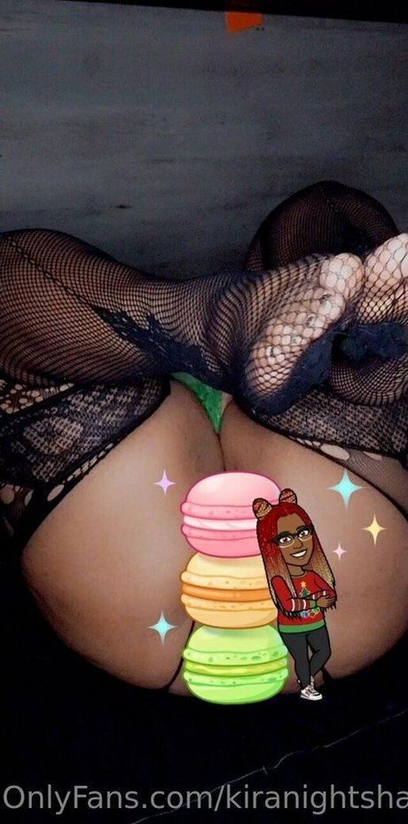 curvy shemale onlyfans top pictures