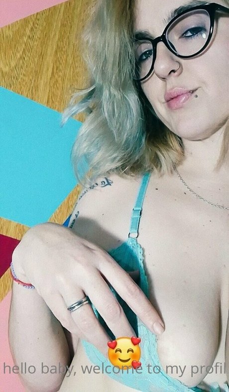 girlxxxtriniti nude actress pics