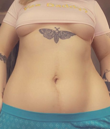 EllieDND pornographic actress picture