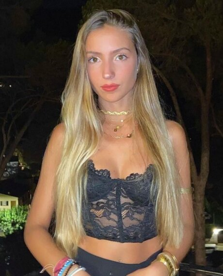 Laura Garrido pretty actress image