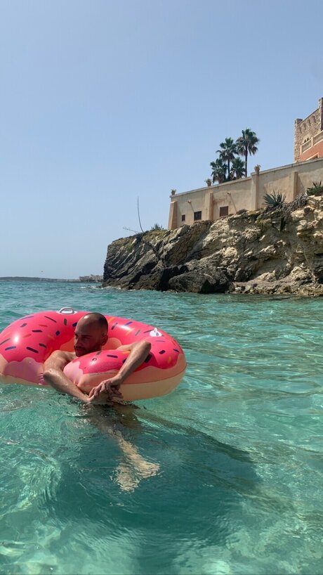 u2499743 model picture