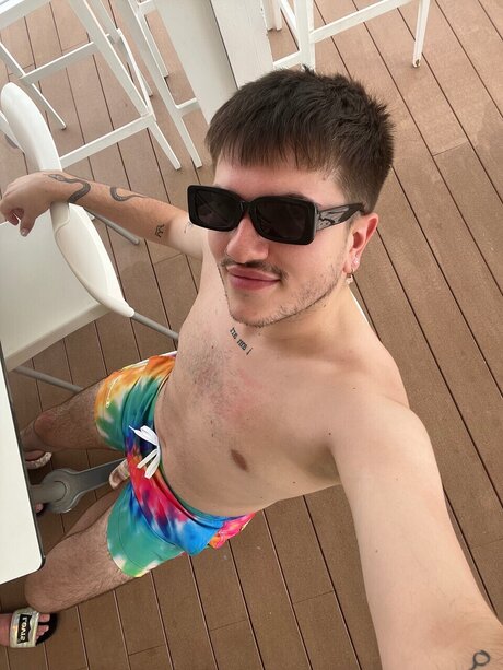 Hi it s me Santi star high quality pic