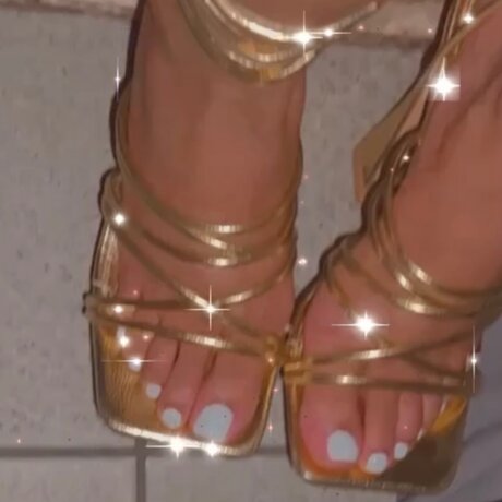 Favourable Feet nude model archive