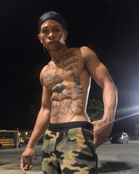 Edwen model hd picture