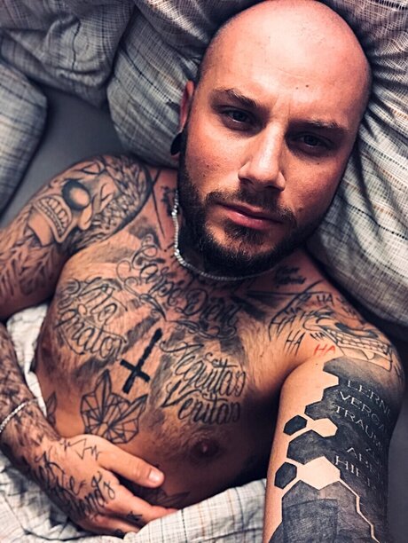 LaBomba pornstar erotic pic