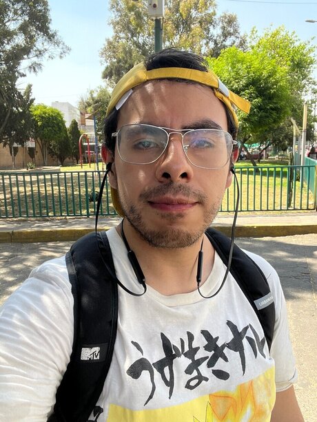 E Boy nude model archive