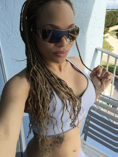 Blu Gem sexy pornstar pics