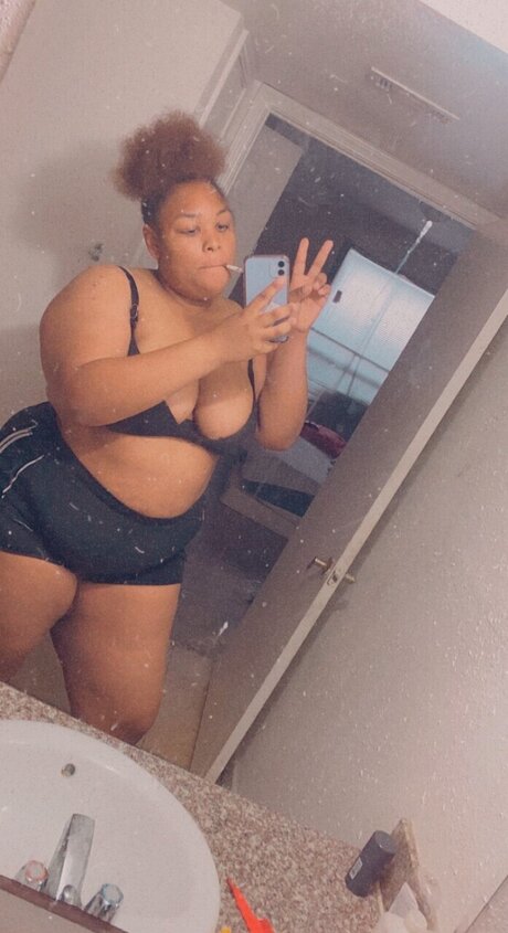 Yellah Honey nudes pornstar pics