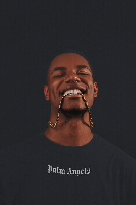 AD Vert adult model pictures