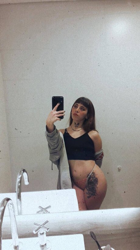 Candela Sills model naked pics