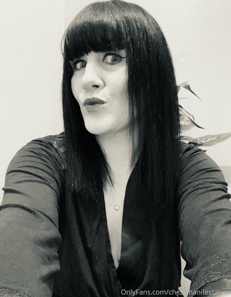 chezzmanifestation model high quality photo