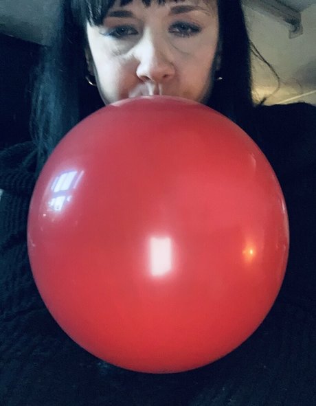 chezzmanifestation model adult galleries