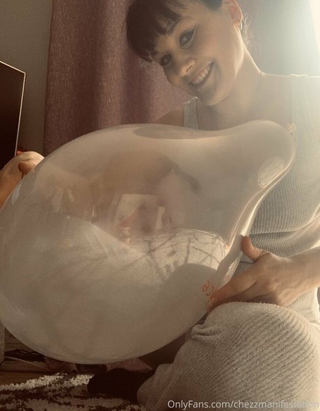 chezzmanifestation sexy model photo