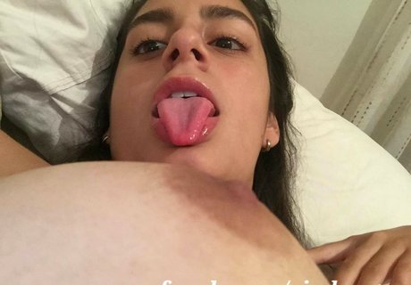 XioDanger model pornographic archive