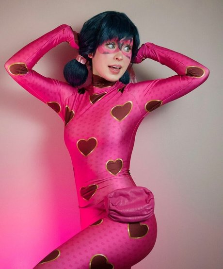 busty mom onlyfans hd pics