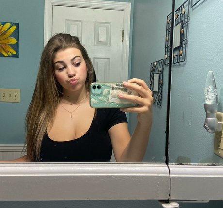 in onlyfans nude photos