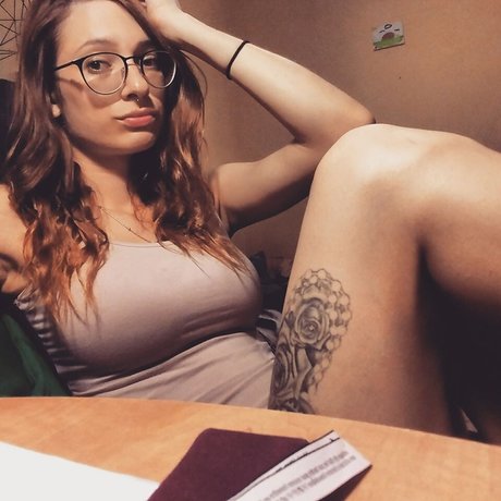 Poli Kap star nude images