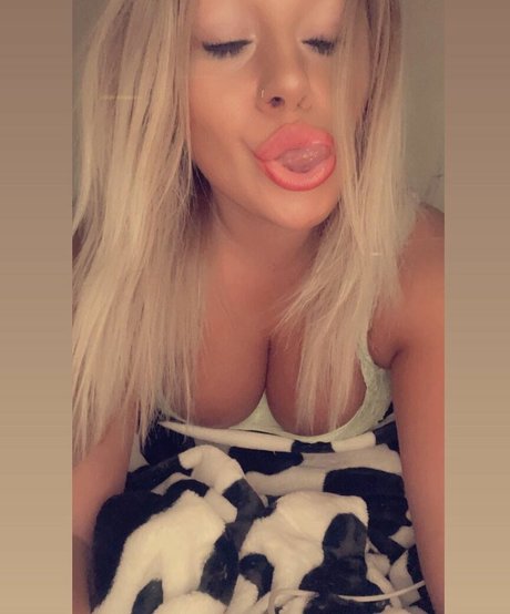 feet slave onlyfans top photo