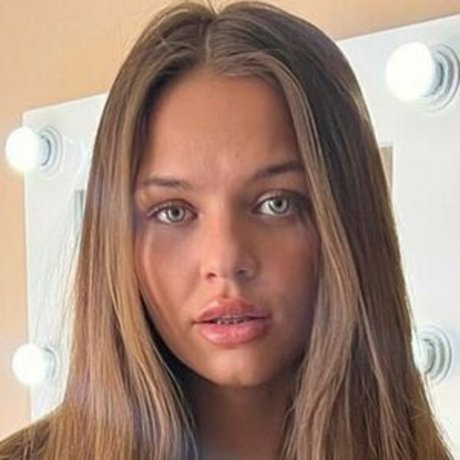 itslaurdunne pornstar sexy pic