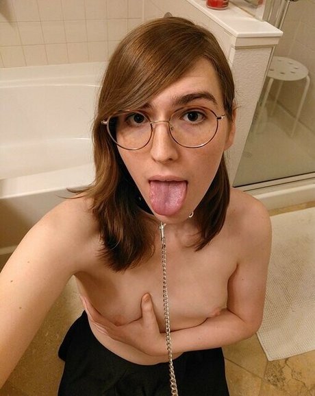 Valerie Violette model top image