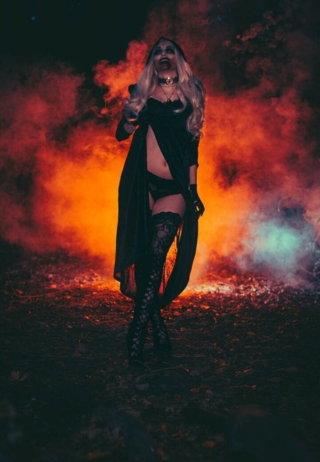 BloodyNyuu sexy pornstar images