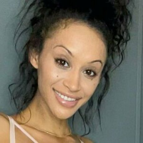 giavendettiofficial nude model pics