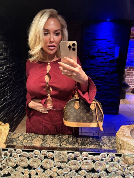 lucyannebrooks xxx pornstar pictures