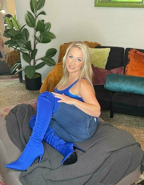 quinnwaters pornstar top picture