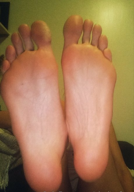 clarita feet star nudes photo