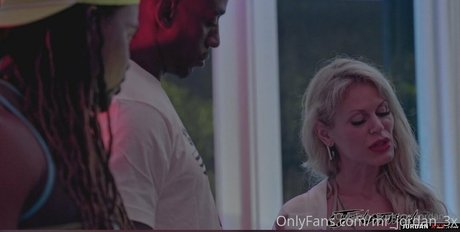 curvy solo onlyfans nude pic