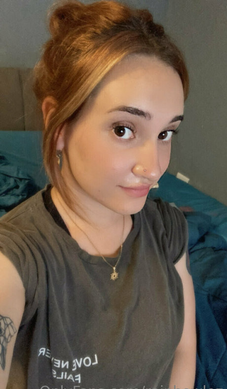 rainbowlez erotic actress pic