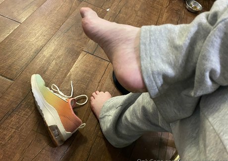 pregnant milf onlyfans adult pictures