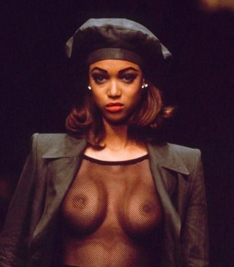 Tyra Banks Best Profile Photo