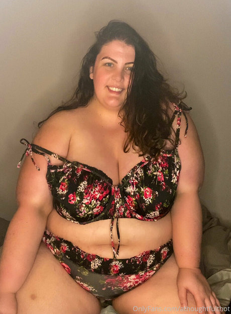 athoughtfulthot model nude pics