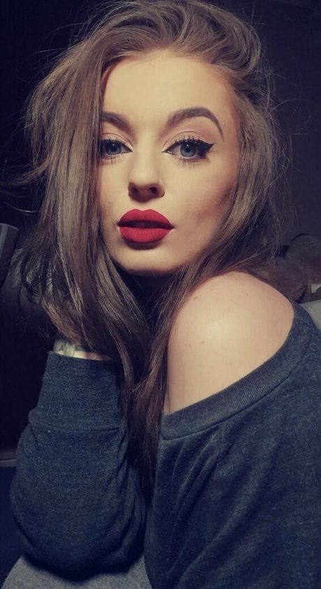 itsxonia art actress gallery