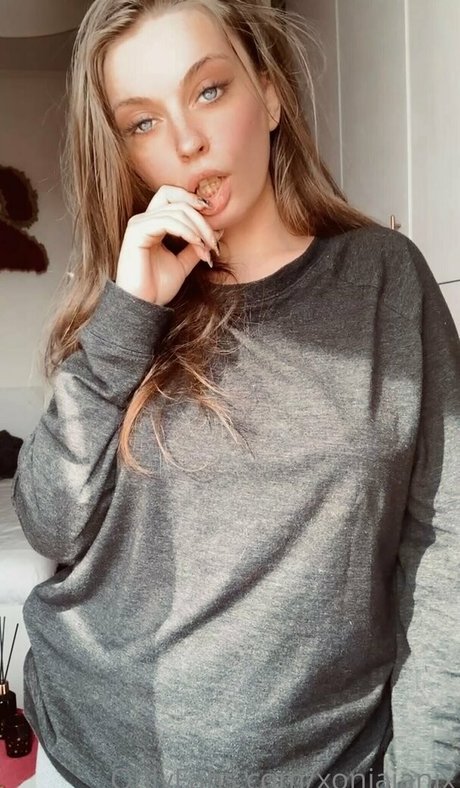 itsxonia adult star pics